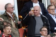 开云体育官方网站-图片报：拜仁内部认为赫内斯和鲁梅尼格不远征时球队表现更好